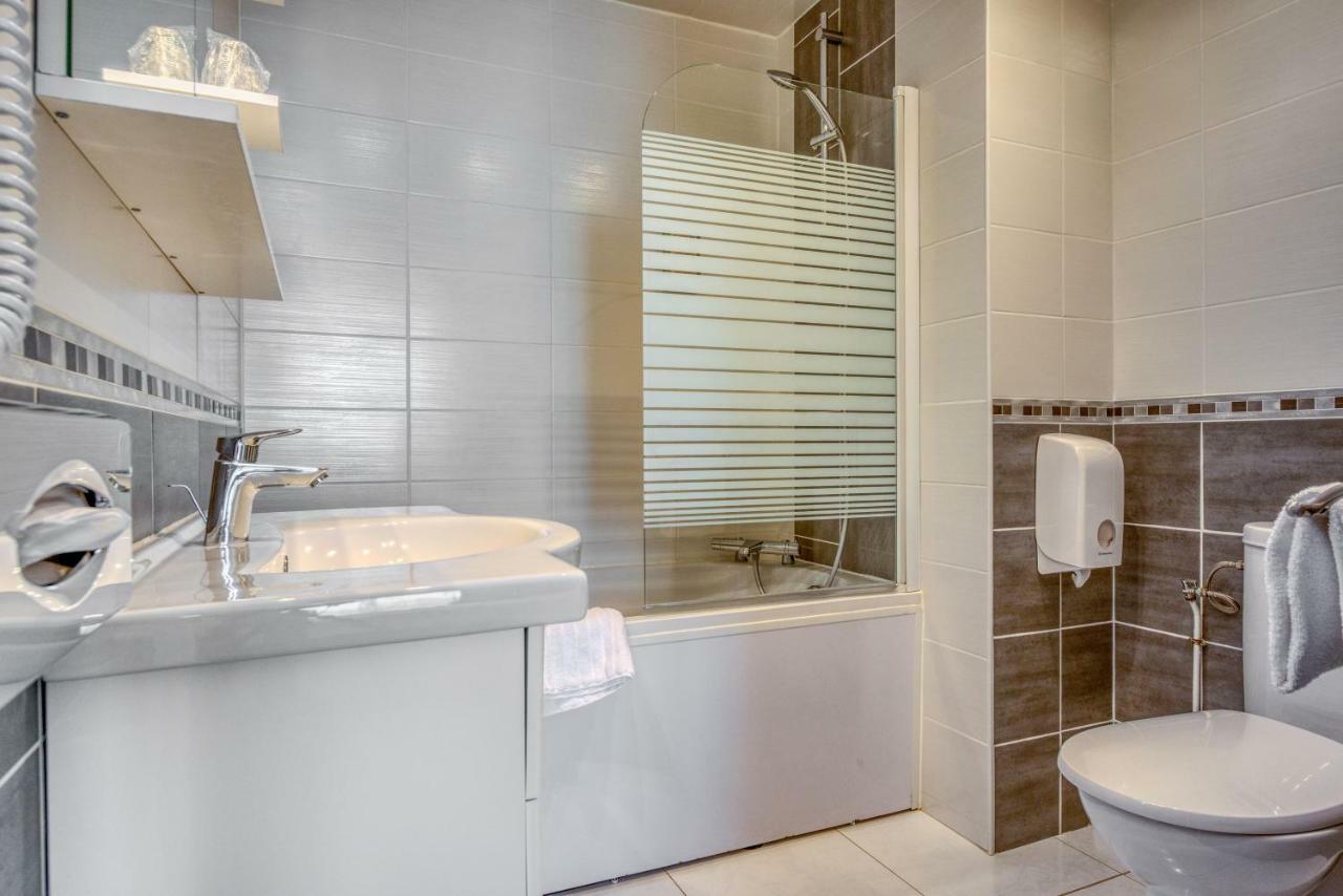 Hotel Le Berry Saint-Nazaire Dış mekan fotoğraf